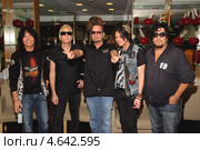 Американские музыканты James Kottak, Teddy 'Zig Zag' Andreadis, Keri Kelli, Rudy Sarzo, Timothy Steven Owens (2013 год). Редакционное фото, фотограф Андрей Дегтярёв / Фотобанк Лори