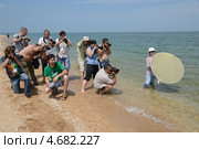 Коллективная фото сессия на Азовском море.Пересыпь, Темрюкский район, Краснодарский край (2013 год). Редакционное фото, фотограф Федор Королевский / Фотобанк Лори