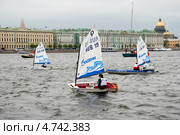 Детская регата на Неве в День города 2013 год. Санкт-петербург. Редакционное фото, фотограф Александр Щепин / Фотобанк Лори