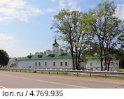 Спасо-Елеазаровский женский монастырь. Вид с дороги. Стоковое фото, фотограф EgleKa / Фотобанк Лори