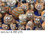 Фон из глиняных игрушек, продажа сувениров в Суздале (2013 год). Редакционное фото, фотограф Овчинникова Ирина / Фотобанк Лори
