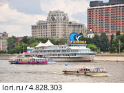 Теплоходы на Москве-реке (2013 год). Редакционное фото, фотограф Алёшина Оксана / Фотобанк Лори