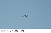 Аэробус A-321, авиакомпания Ural Airlines, бортовой VP-BVP, взлетает в аэропорту Уфа (2013 год). Редакционное видео, видеограф Mikhail Erguine / Фотобанк Лори