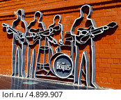 Памятник The Beatles. Редакционное фото, фотограф SevenOne / Фотобанк Лори