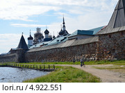 Соловецкий монастырь со стороны Святого озера (2013 год). Редакционное фото, фотограф Овчинникова Ирина / Фотобанк Лори