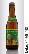 Бутылка бельгийского согревающего эля St. Bernardus Tripel с фруктовым запахом (2013 год). Редакционное фото, фотограф verbaska / Фотобанк Лори