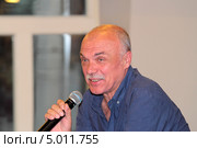 Режиссер Виктор Трухан на презентации аудиоспектакля Гете "Фауст" в книжном магазине "Москва" на Воздвиженке (2013 год). Редакционное фото, фотограф Сергей Соболев / Фотобанк Лори