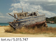 Старые лодки на берегу (Закинтос, Греция) (2013 год). Стоковое фото, фотограф Хименков Николай / Фотобанк Лори