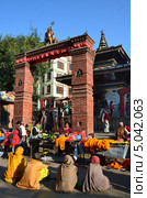 Непал, на улицах Катманду (2012 год). Редакционное фото, фотограф Овчинникова Ирина / Фотобанк Лори