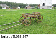 Деревянный крестьянский воз в Этномире (2013 год). Редакционное фото, фотограф Иванова Анастасия / Фотобанк Лори