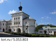 Церковь Николая Чудотворца, настоятельские кельи и трапезная палата Свято-Успенского Трифонова мужского монастыря, город Киров (Вятка) (2013 год). Стоковое фото, фотограф Алексей Гусев / Фотобанк Лори