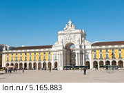 Праса-ду-Комерсиу (Praca do Comércio). Лиссабон. Португалия (2013 год). Редакционное фото, фотограф E. O. / Фотобанк Лори