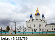 Вид на Тобольский кремль от дворца наместника (2013 год). Редакционное фото, фотограф Анатолий Матвейчук / Фотобанк Лори