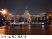 По Невскому (2012 год). Редакционное фото, фотограф Ольга Логачева / Фотобанк Лори