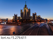 Жилой дом на Котельнической набережной (2013 год). Редакционное фото, фотограф Тимур Уразов / Фотобанк Лори