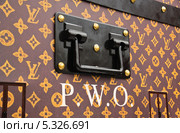 Фрагмент чемодана-павильона Louis Vuitton на Красной площади (2013 год). Редакционное фото, фотограф Алёшина Оксана / Фотобанк Лори
