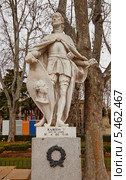 Статуя Рамиро II, короля Леона. Восточная площадь (Plaza de Oriente), Мадрид, Испания (2013 год). Стоковое фото, фотограф Иван Марчук / Фотобанк Лори