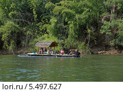 Сплав на плоту по реке Квай (River Kwai). Королевство Таиланд (2013 год). Редакционное фото, фотограф Григорий Писоцкий / Фотобанк Лори