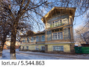 Город Бежецк. Дом В.А. Андреева, почетного гражданина г. Бежецка, купца 1 гильдии, отца В.В. Андреева (2014 год). Стоковое фото, фотограф Сергей Лаврентьев / Фотобанк Лори
