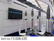 ILA Berlin Air Show 2012. Стенд "Роскосмос". ФГУП «ГКНПЦ имени М. В. Хруничева». Макеты ракет-носителей "Ангара" Редакционное фото, фотограф Sergey Kohl / Фотобанк Лори