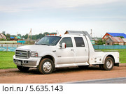 Автомобиль Ford F-350 (2008 год). Редакционное фото, фотограф Art Konovalov / Фотобанк Лори