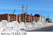 Строительство нового жилого дома в Пурпе, ЯНАО (2013 год). Стоковое фото, фотограф Артём Крылов / Фотобанк Лори