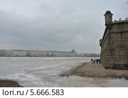 Вид на Дворцовую набережную из Петропавловской крепости (2013 год). Стоковое фото, фотограф Елена Александрова / Фотобанк Лори