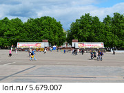 Киров Театральная площадь (2011 год). Редакционное фото, фотограф Александр Онучин / Фотобанк Лори