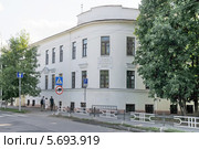 В этом доме жил и скончался 7 июля 1855 года Константин Николаевич Батюшков. Старинное здание в Вологде (2013 год). Стоковое фото, фотограф stargal / Фотобанк Лори