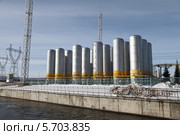 Электролизная станция с ресиверами хранения водорода. Березовская ГРЭС. Красноярский край (2014 год). Редакционное фото, фотограф Валерий Акулич / Фотобанк Лори
