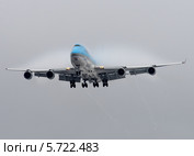 Boeing 747 (бортовой HL7603) авиакомпании Korean Air на посадке в Шереметьеве (2014 год). Редакционное фото, фотограф Alexei Tavix / Фотобанк Лори