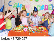 Детский день рождения. Стоковое фото, фотограф Losevsky Pavel / Фотобанк Лори