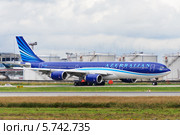 Азербайджанская авиакомпания Airbus A340 (2014 год). Редакционное фото, фотограф Андрей Радченко / Фотобанк Лори