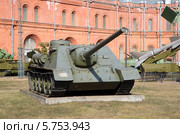 САУ СУ-100 в артиллерийском музее Санкт-Петербурга (2014 год). Редакционное фото, фотограф Виктор Карасев / Фотобанк Лори