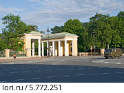 Пропилеи Смольного института. Санкт-Петербург (2009 год). Редакционное фото, фотограф Александр Щепин / Фотобанк Лори