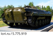 БМП-1 в парке культуры и отдыха "Парк Победы" им. Г.К.Жукова г.Кемерово (вид сзади) (2012 год). Редакционное фото, фотограф Николай Патрин / Фотобанк Лори