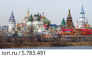 Измайловский кремль. Вид с Серебряного острова в марте. Панорама (2014 год). Редакционное фото, фотограф Самойлова Екатерина / Фотобанк Лори