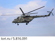 Военный транспортно-штурмовой вертолет Ми-8 АМТШ в воздухе (бортовой номер RF-95626) (2014 год). Редакционное фото, фотограф Алексей Гусев / Фотобанк Лори
