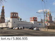 Вид Новодевичьего монастыря солнечным мартовским днем. Москва (2014 год). Редакционное фото, фотограф Владимир Магит / Фотобанк Лори