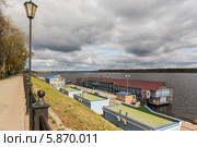 Речной вокзал, пристань Кинешмы, Волга (2014 год). Редакционное фото, фотограф Михаил Широков / Фотобанк Лори