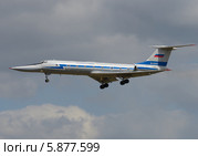 Самолет Ту-134-УБ-Л "Баргузин" (бортовой RF-93940) ВВС России на посадке, аэродром Чкаловский (2014 год). Редакционное фото, фотограф Alexei Tavix / Фотобанк Лори