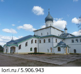 Крыпецкий монастырь в Псковской области. Собор Иоанна Богослова (2014 год). Стоковое фото, фотограф Наталия Журавлёва / Фотобанк Лори