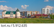 Улица Центральная в городе Набережные Челны (2013 год). Редакционное фото, фотограф Андрей Ижаковский / Фотобанк Лори