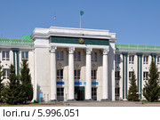 Город Кокчетав. Городской Акимат (Городская Администрация) (2014 год). Стоковое фото, фотограф Александр Тараканов / Фотобанк Лори