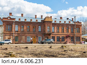 Город Чухлома. Здание из красного кирпича (2014 год). Редакционное фото, фотограф Сергей Лаврентьев / Фотобанк Лори