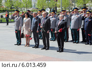 Москва, Александровский сад. Руководство Министерства обороны Российской Федерации на церемонии возложения цветов к Могиле Неизвестного Солдата (2014 год). Редакционное фото, фотограф Игорь Долгов / Фотобанк Лори