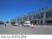 Аэропорт "Толмачёво". Новосибирск, Россия (2012 год). Редакционное фото, фотограф Григорий Писоцкий / Фотобанк Лори