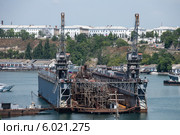 Морской порт. Севастополь. Судоремонт (2014 год). Редакционное фото, фотограф Татьяна Ульянова / Фотобанк Лори