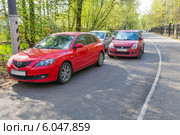 Автомобиль, припаркованный с нарушением правил (2014 год). Редакционное фото, фотограф Сергей Лаврентьев / Фотобанк Лори