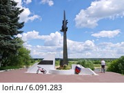 Таруса. Памятник тарусянам, погибшим на фронтах Великой Отечественной войны (2014 год). Редакционное фото, фотограф Илюхина Наталья / Фотобанк Лори